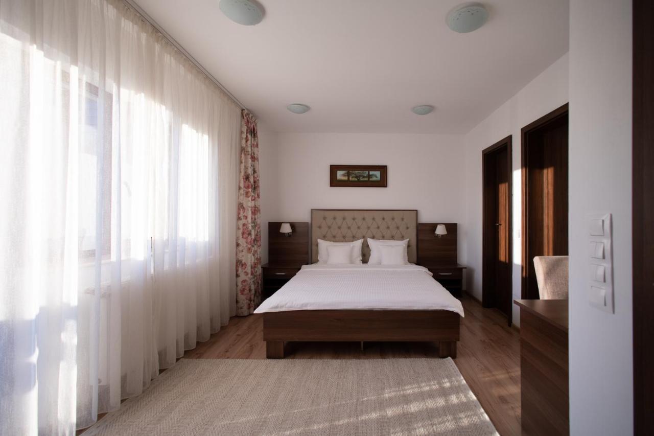 Pensiunea Encian Guest house 4*